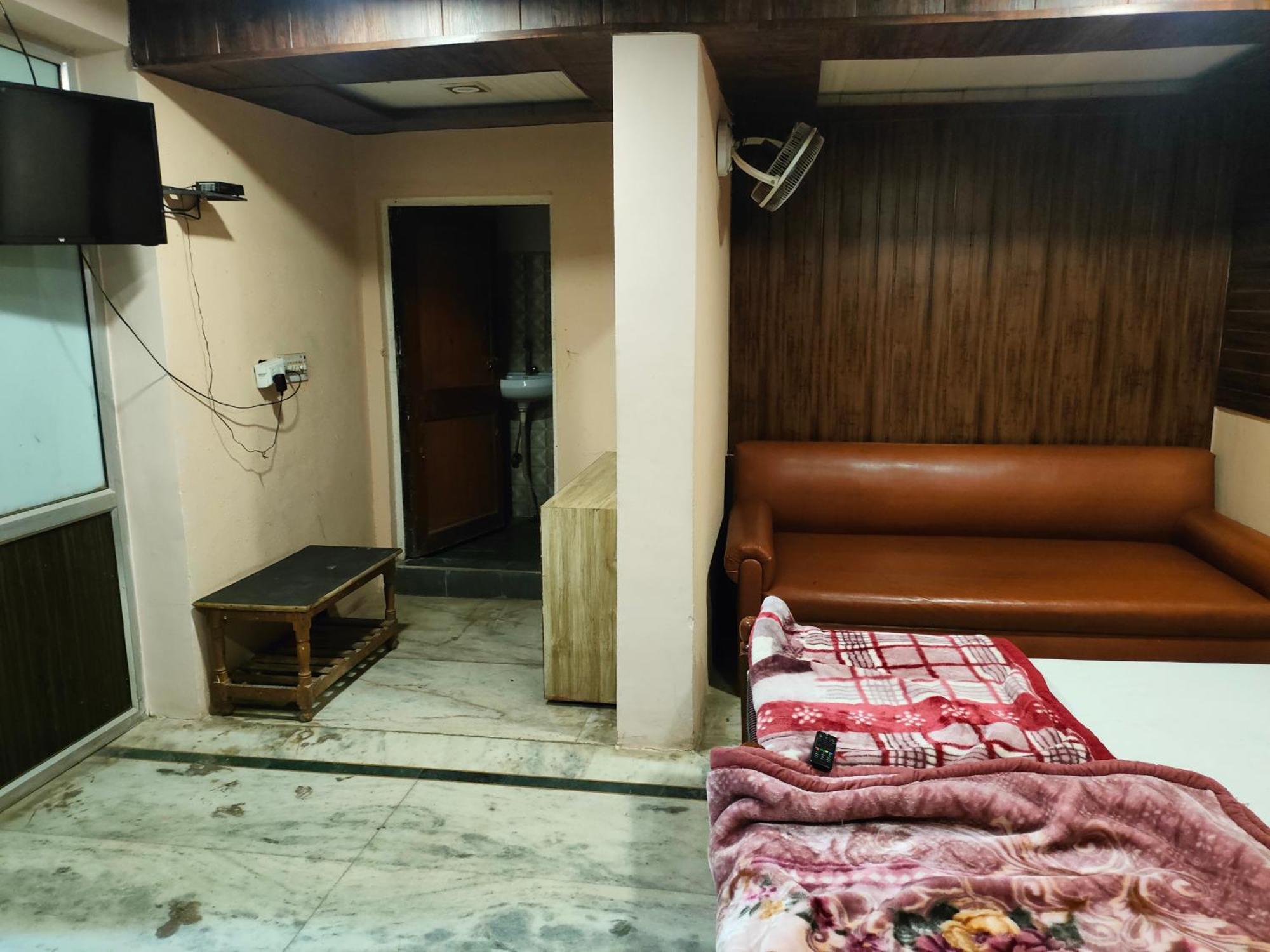 Sgh Guest House Mathura Exterior photo