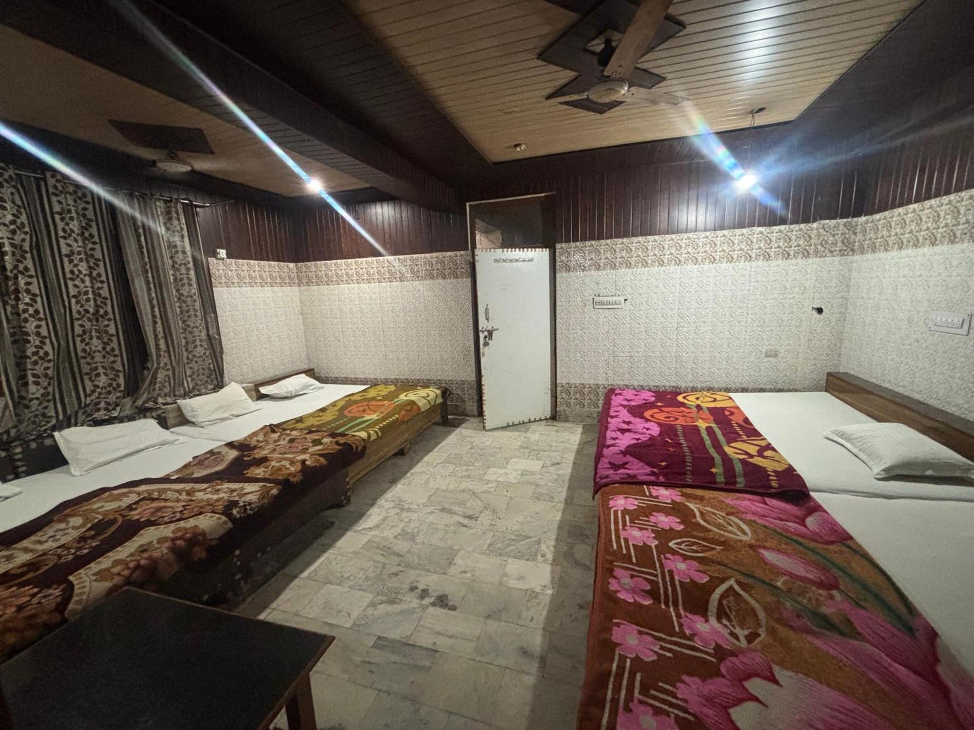 Sgh Guest House Mathura Exterior photo