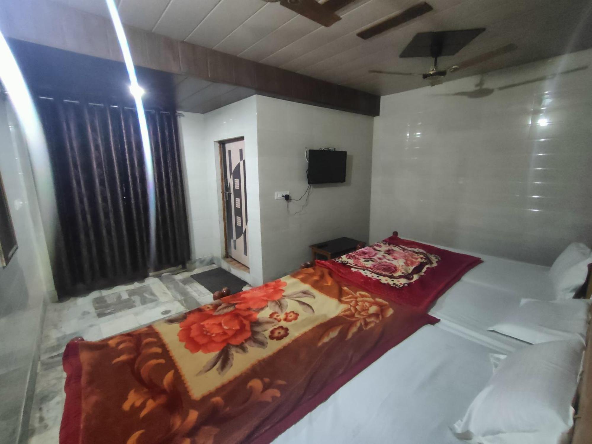Sgh Guest House Mathura Exterior photo
